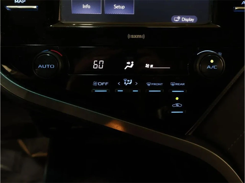 2020 Toyota Camry 8th Gen - Image 21 of 31