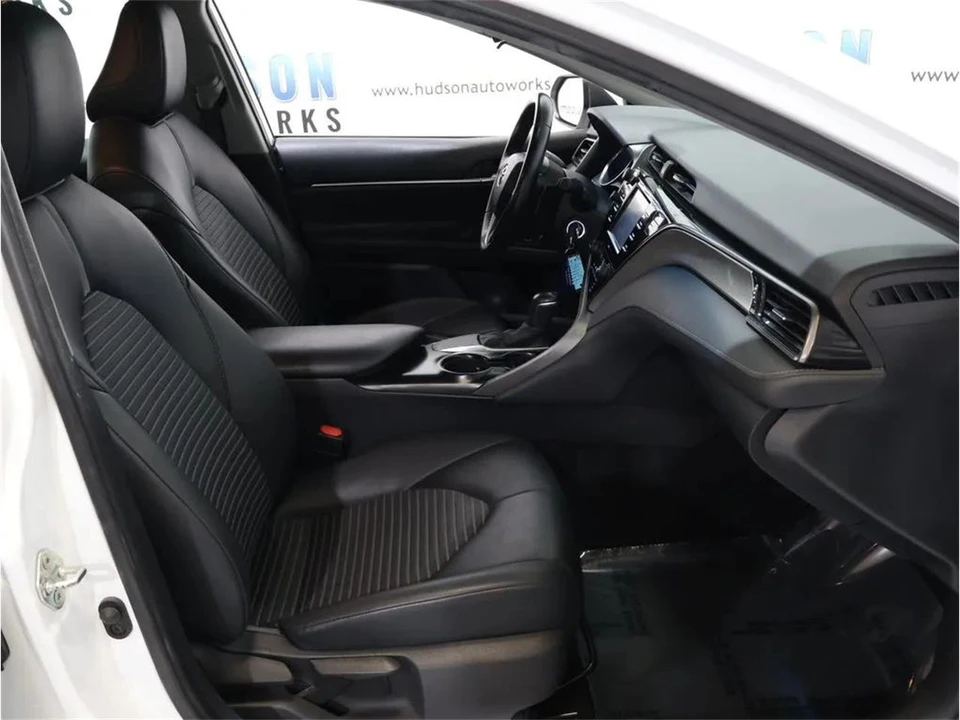2020 Toyota Camry 8th Gen - Image 26 of 31