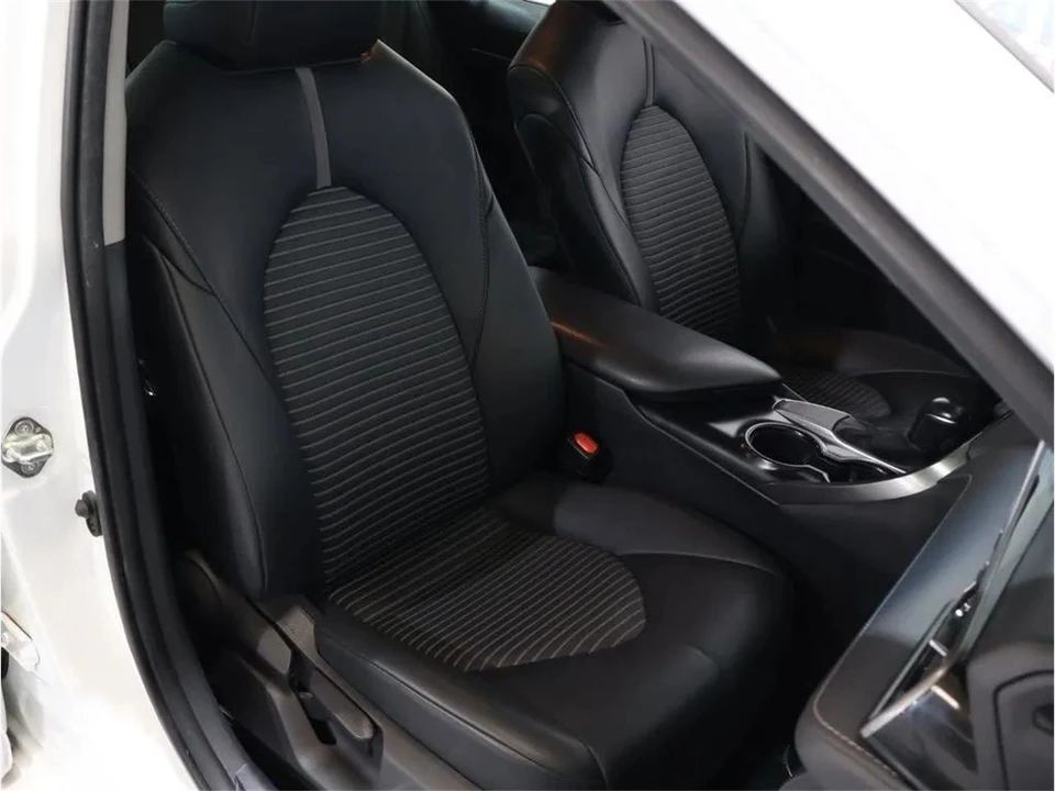 2020 Toyota Camry 8th Gen - Image 27 of 31