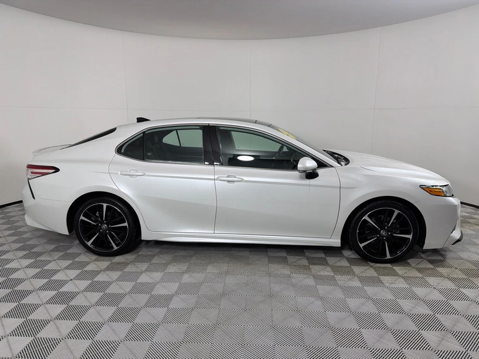2020 Toyota Camry 8th Gen - Image 4 of 12