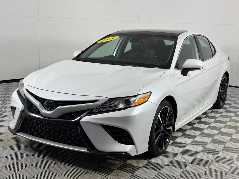 2020 Toyota Camry 8th Gen - Image 10 of 12