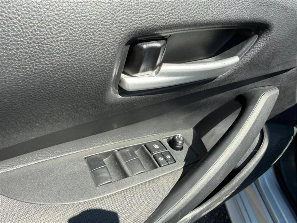 2020 Toyota Corolla 12th Gen - Image 15 of 31