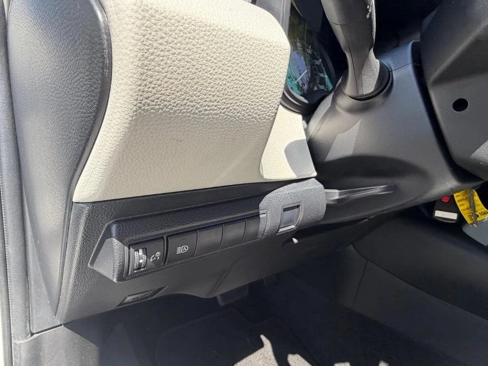 2020 Toyota Corolla 12th Gen - Image 6 of 21