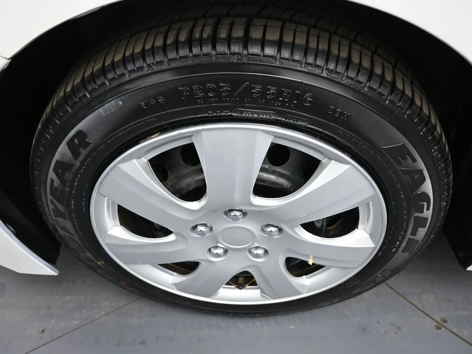 2020 Toyota Corolla 12th Gen - Image 14 of 21