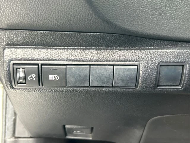2020 Toyota Corolla 12th Gen - Image 18 of 21
