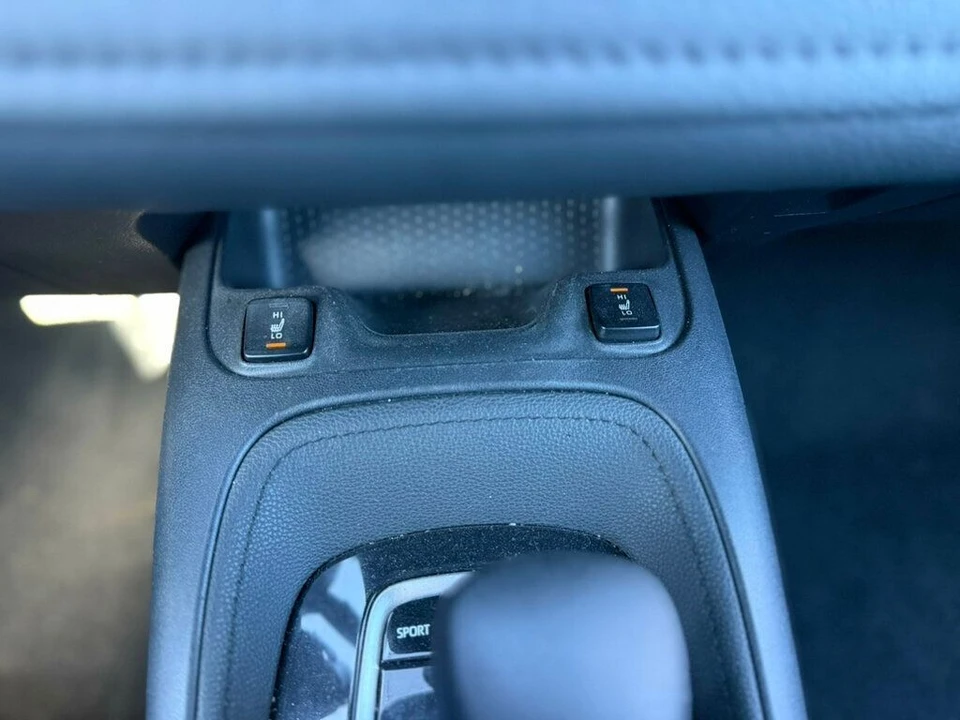 2020 Toyota Corolla 12th Gen - Image 17 of 21