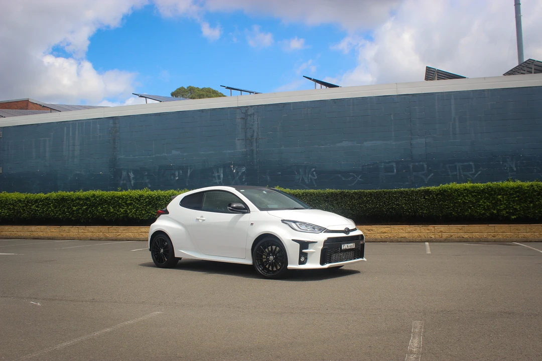 2020 Toyota Yaris - Image 13 of 31