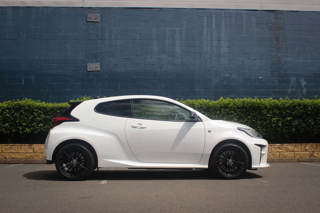 2020 Toyota Yaris - Image 9 of 31