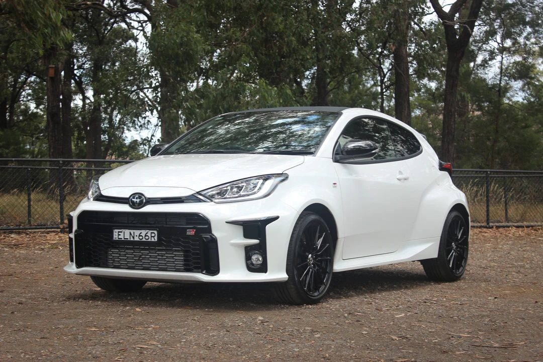 2020 Toyota Yaris - Image 14 of 31