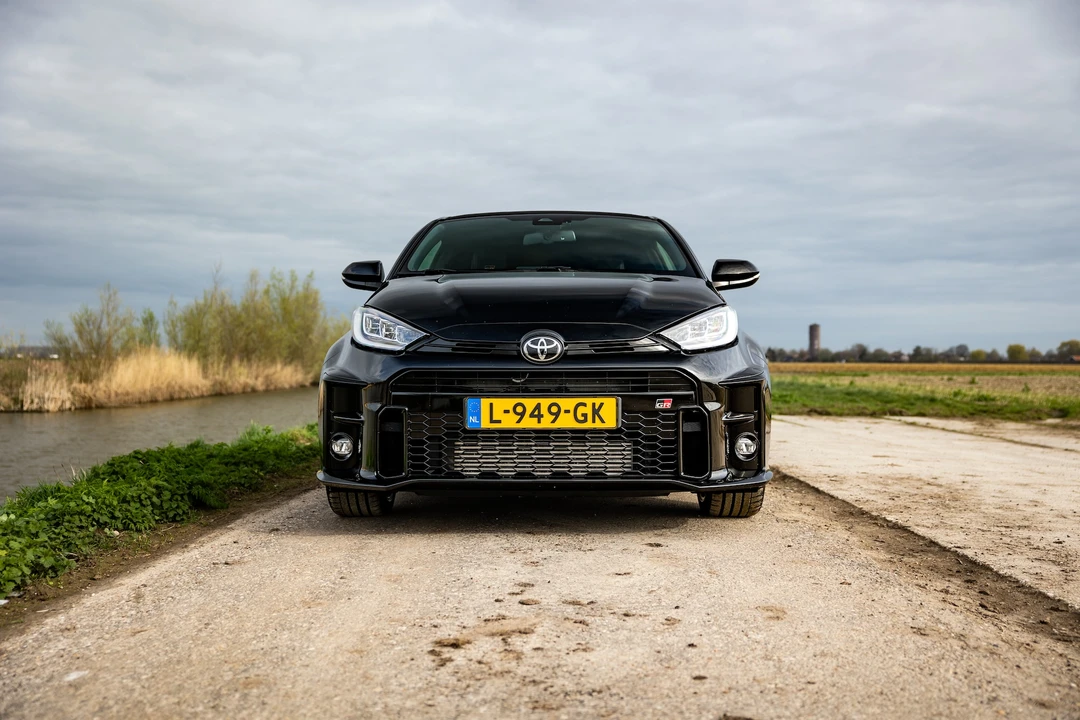 2020 Toyota Yaris - Image 2 of 31