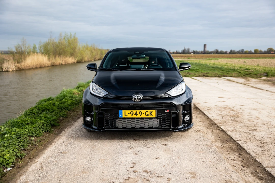 2020 Toyota Yaris - Image 10 of 31
