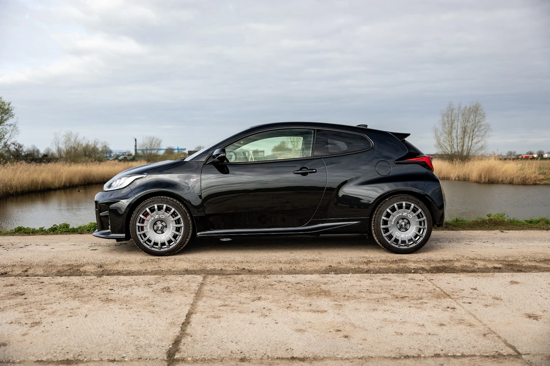 2020 Toyota Yaris - Image 12 of 31