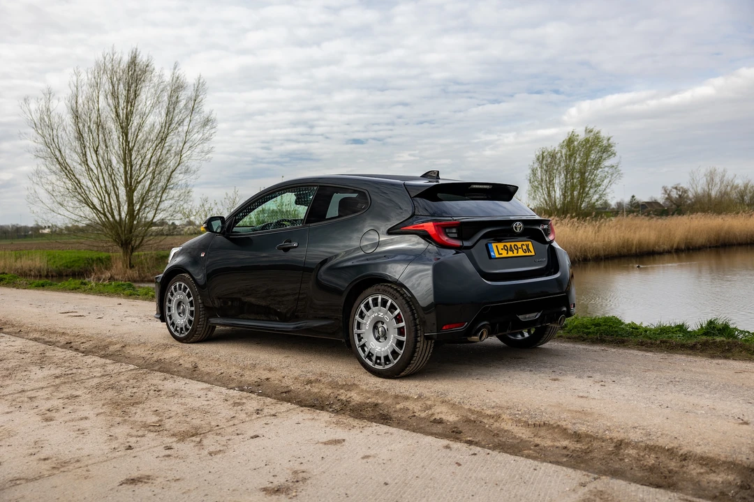 2020 Toyota Yaris - Image 13 of 31
