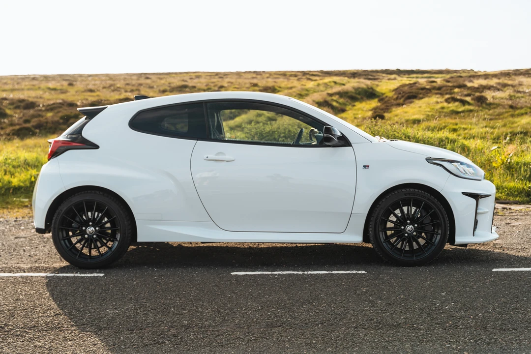 2020 Toyota Yaris - Image 17 of 31