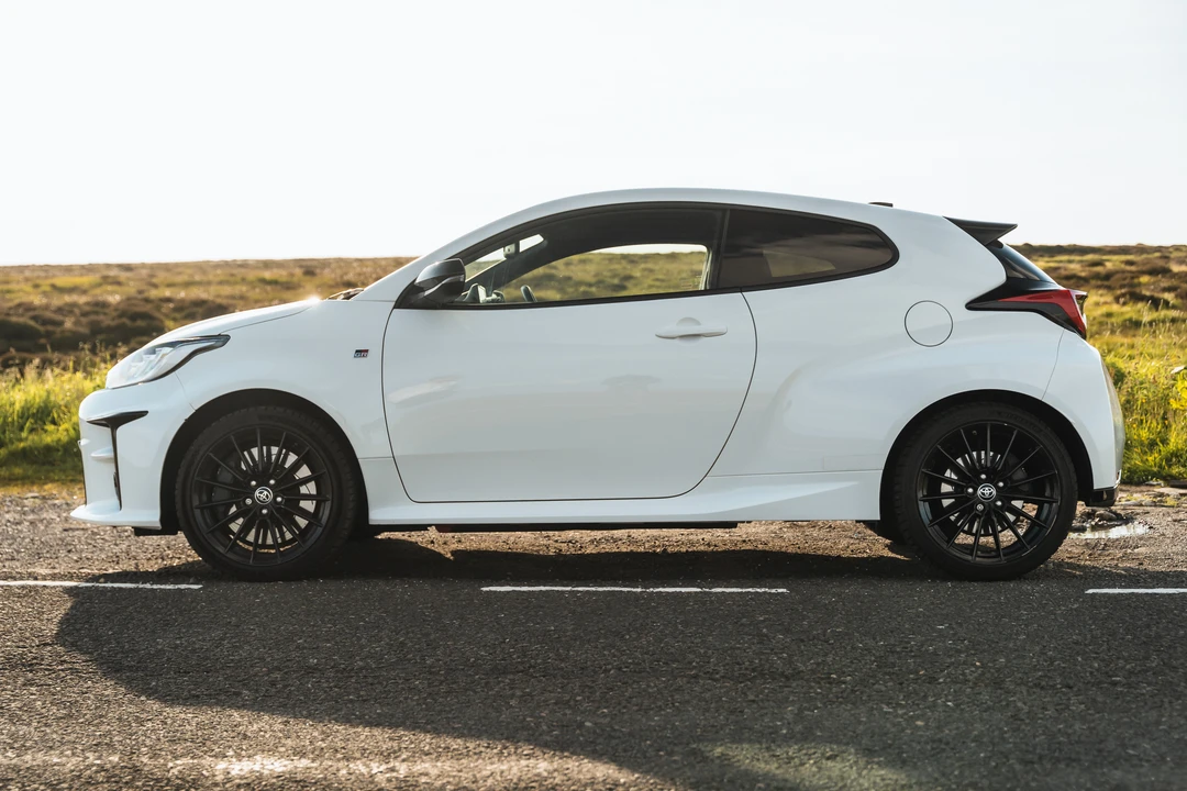 2020 Toyota Yaris - Image 12 of 31