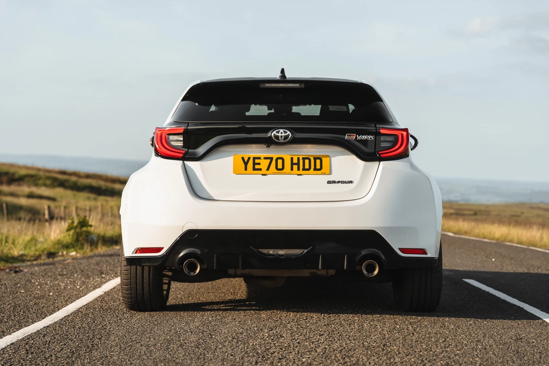 2020 Toyota Yaris - Image 15 of 31