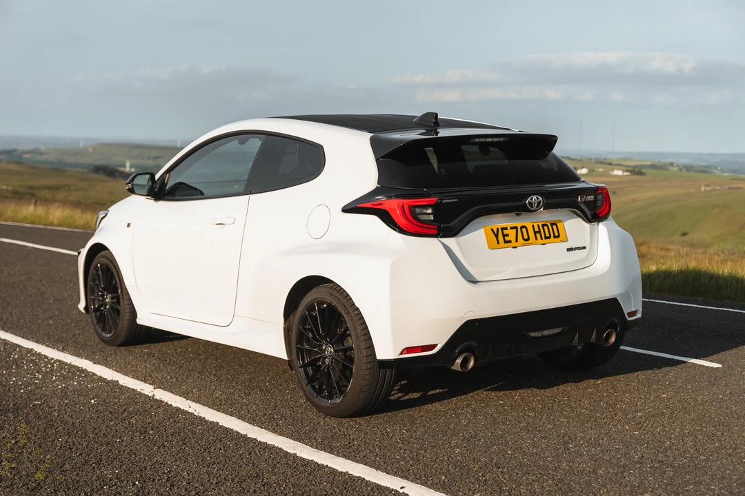 2020 Toyota Yaris - Image 13 of 31