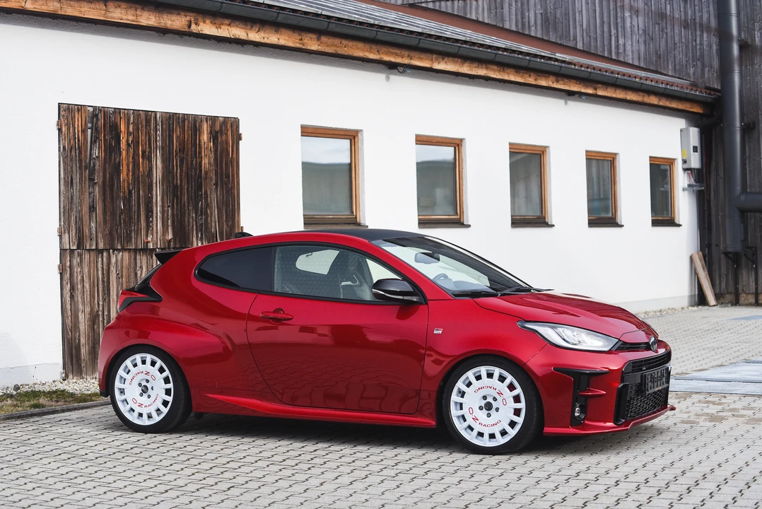 2020 Toyota Yaris - Image 11 of 31
