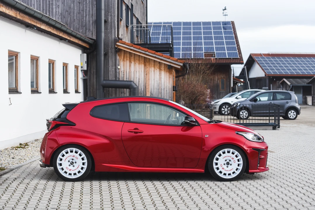 2020 Toyota Yaris - Image 10 of 31