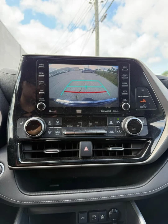 2020 Toyota Highlander - Image 13 of 13