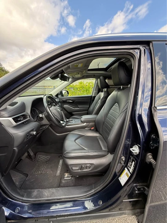 2020 Toyota Highlander - Image 8 of 13
