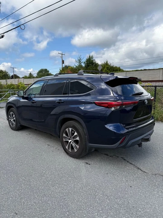 2020 Toyota Highlander - Image 5 of 13