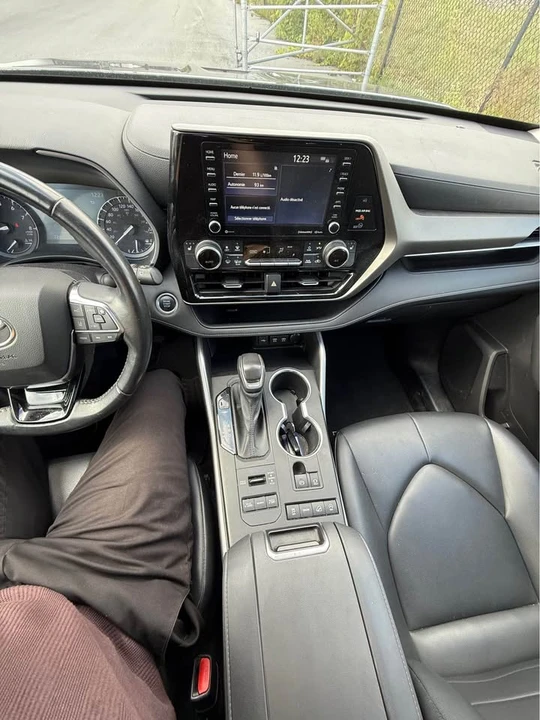 2020 Toyota Highlander - Image 12 of 13