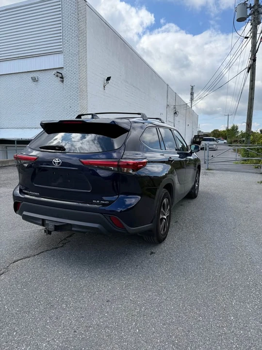 2020 Toyota Highlander - Image 4 of 13
