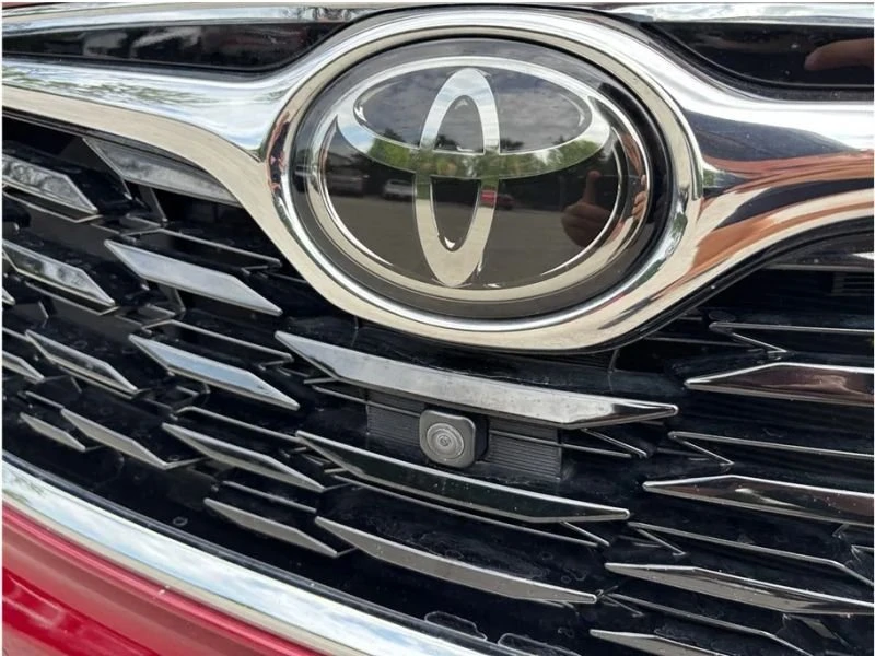 2020 Toyota Highlander - Image 15 of 20