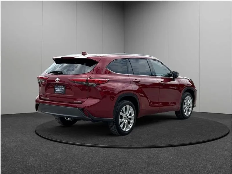 2020 Toyota Highlander - Image 9 of 20