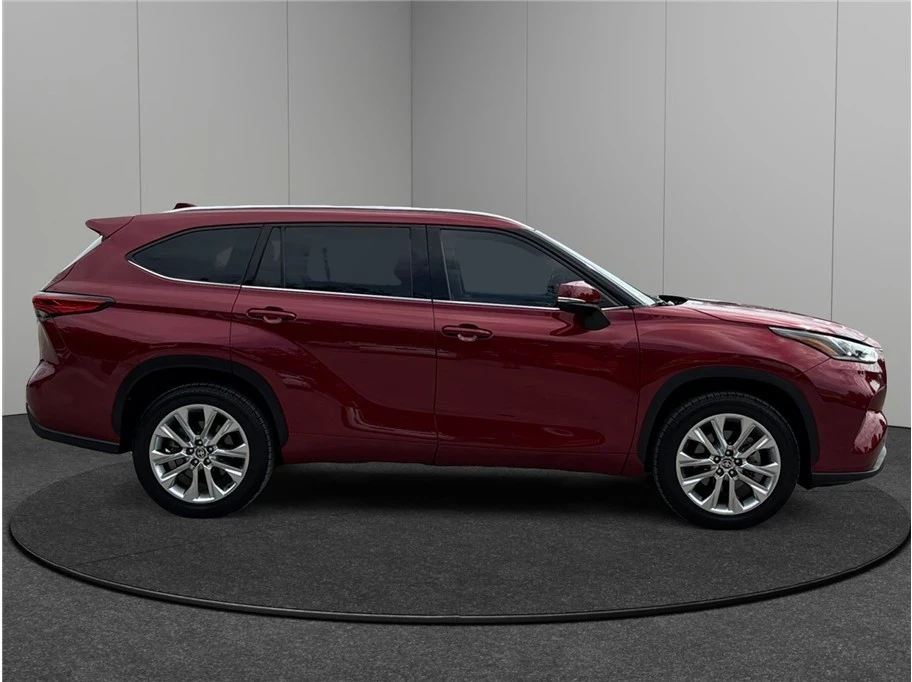 2020 Toyota Highlander - Image 10 of 21
