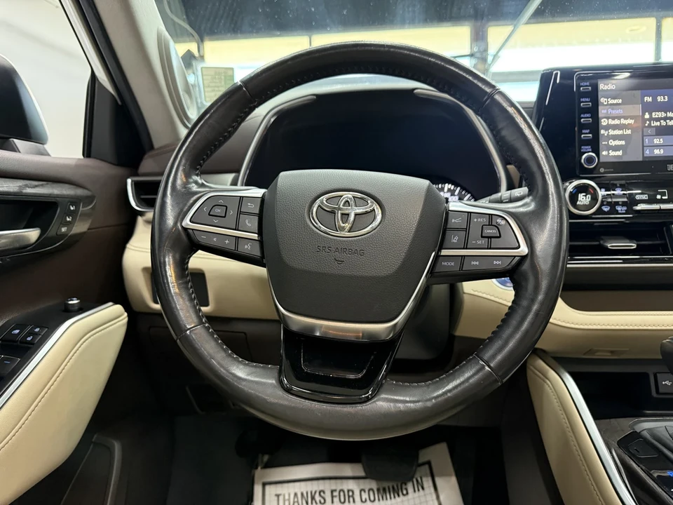 2020 Toyota Highlander - Image 16 of 21