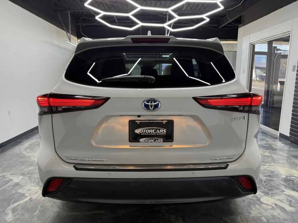 2020 Toyota Highlander - Image 5 of 21