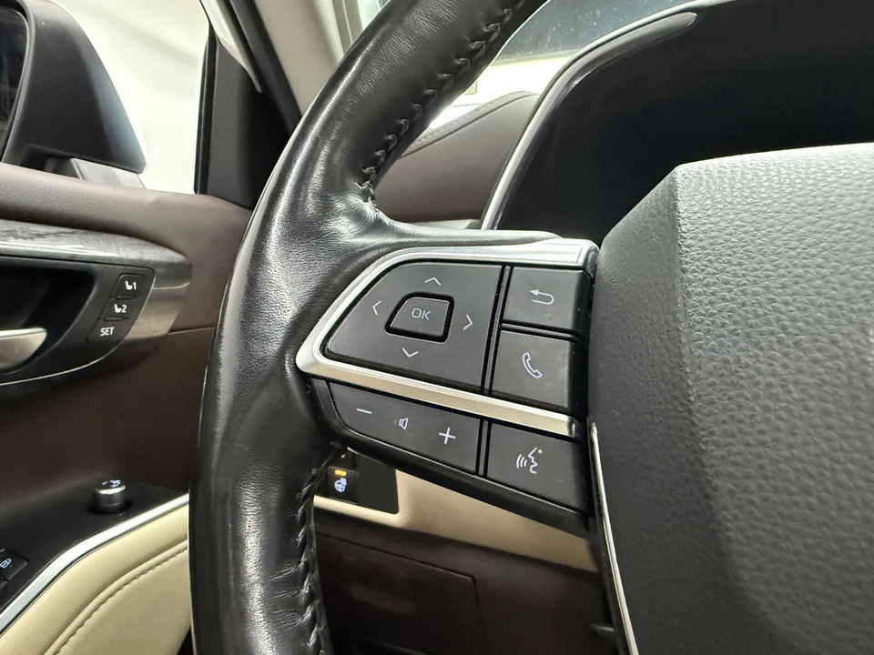 2020 Toyota Highlander - Image 19 of 21
