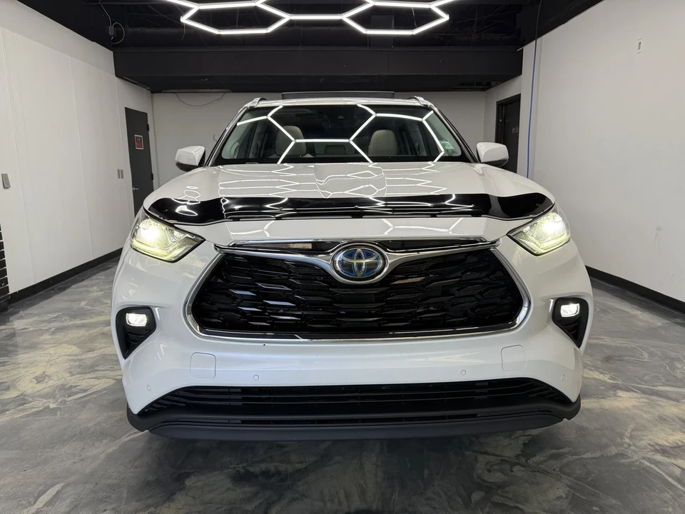 2020 Toyota Highlander - Image 8 of 21
