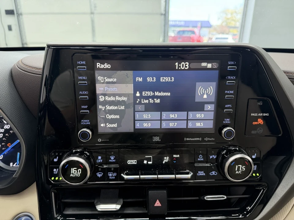 2020 Toyota Highlander - Image 21 of 21