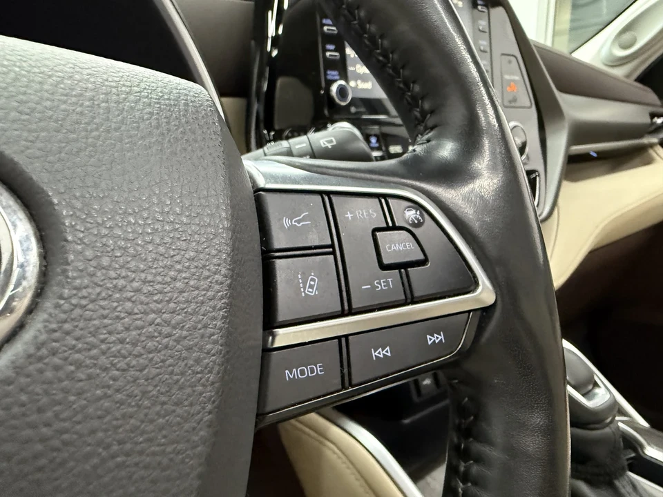 2020 Toyota Highlander - Image 20 of 21