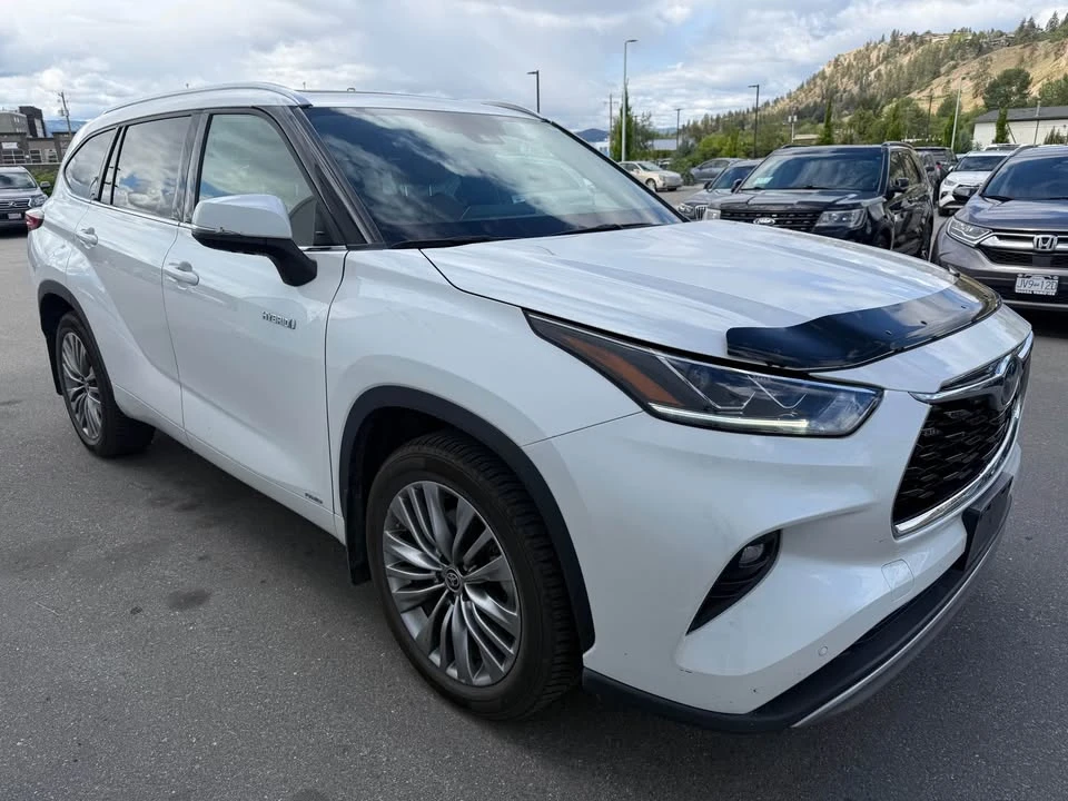 2020 Toyota Highlander - Image 2 of 14