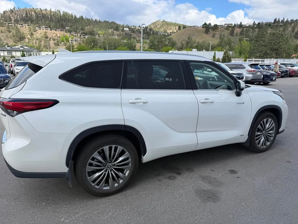 2020 Toyota Highlander - Image 3 of 14