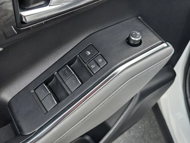 2020 Toyota Highlander - Image 10 of 12