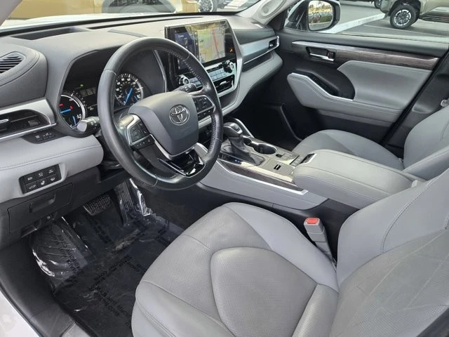 2020 Toyota Highlander - Image 8 of 12