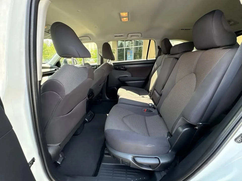 2020 Toyota Highlander - Image 8 of 9