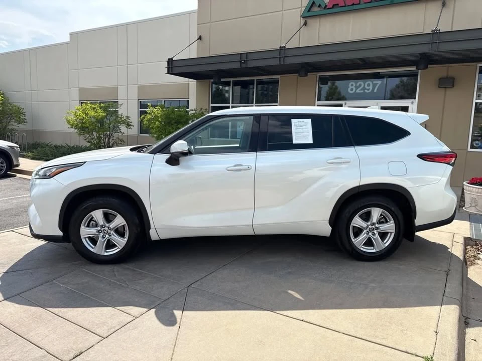 2020 Toyota Highlander - Image 5 of 9