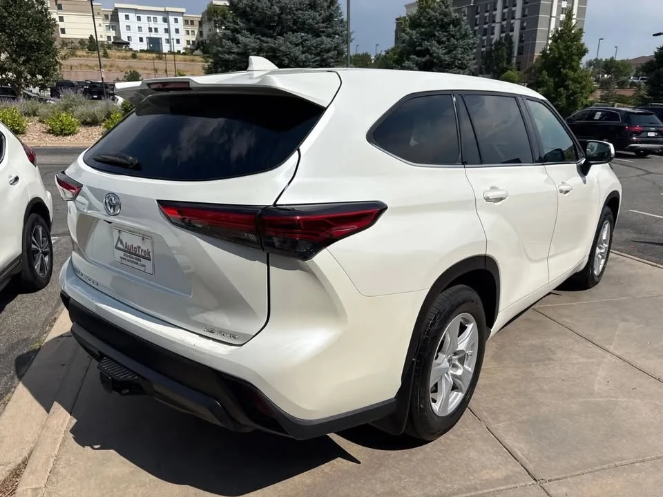 2020 Toyota Highlander - Image 4 of 9