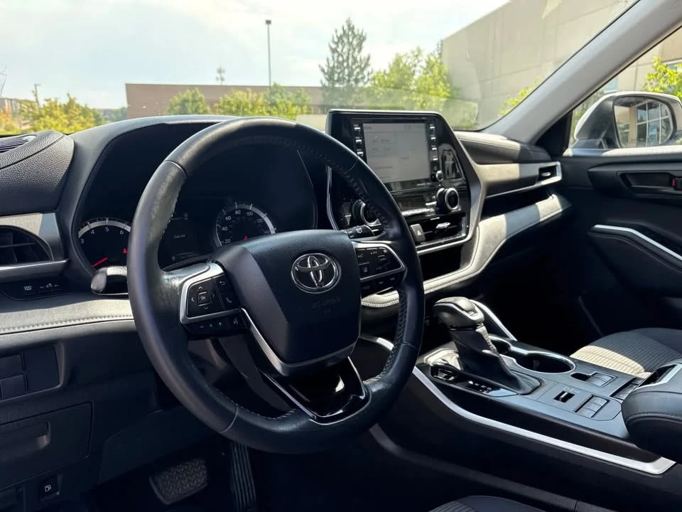 2020 Toyota Highlander - Image 6 of 9