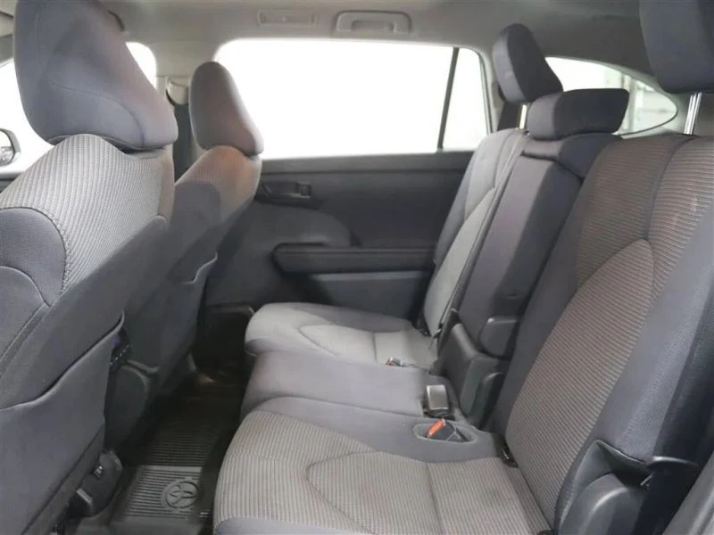 2020 Toyota Highlander - Image 11 of 12