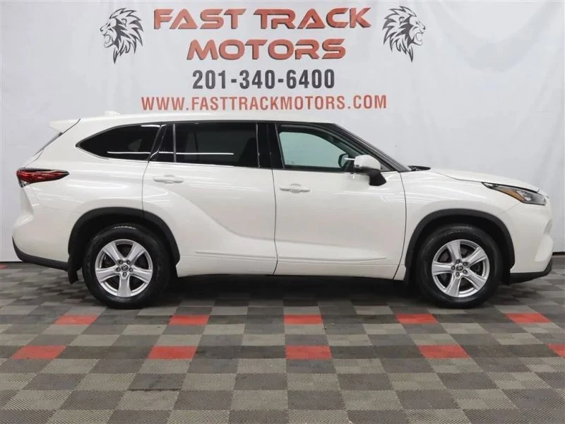2020 Toyota Highlander - Image 4 of 12