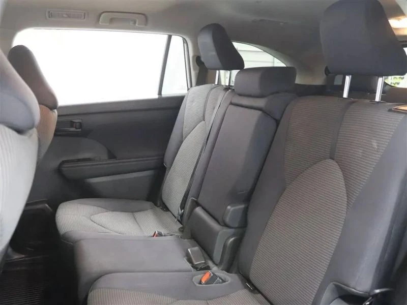 2020 Toyota Highlander - Image 10 of 12