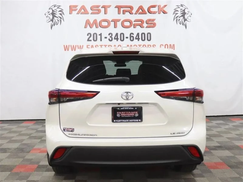 2020 Toyota Highlander - Image 5 of 12