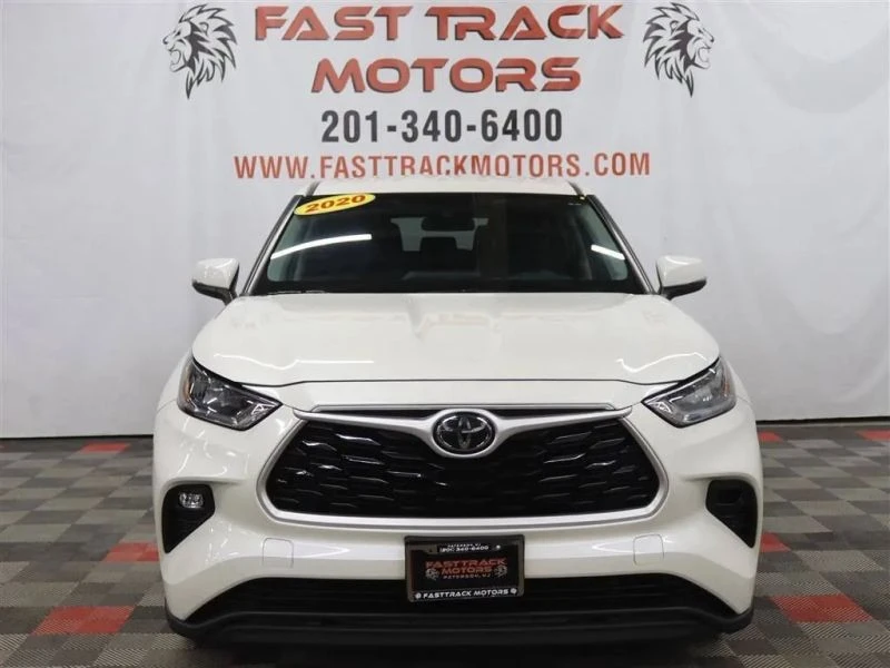 2020 Toyota Highlander - Image 2 of 12